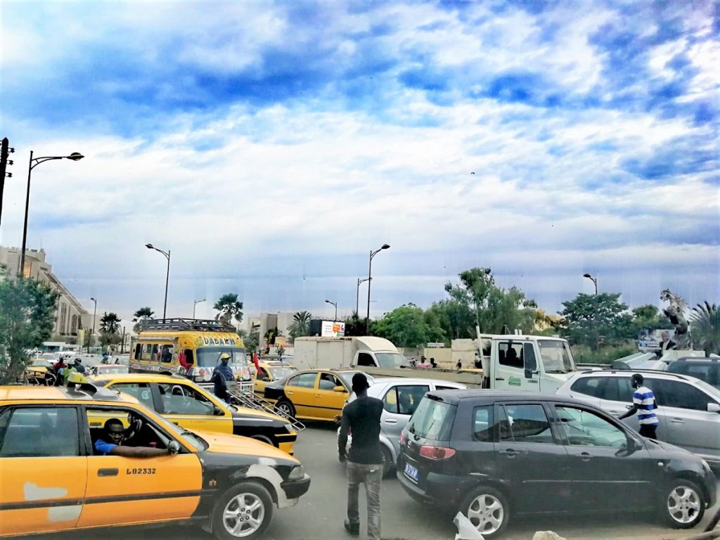 Transport en commun, taxi, bus rapide, Dakar, Sénégal