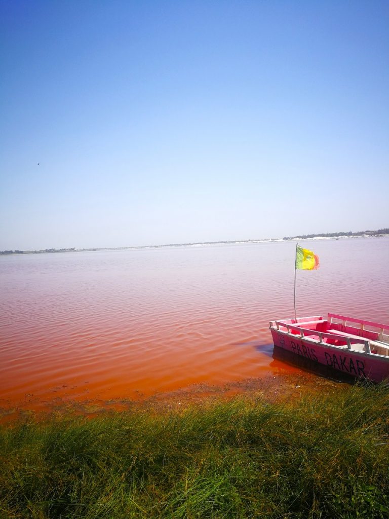 le lac rose dans la région de Dakar, Sénégal. Rallye Paris Dakar