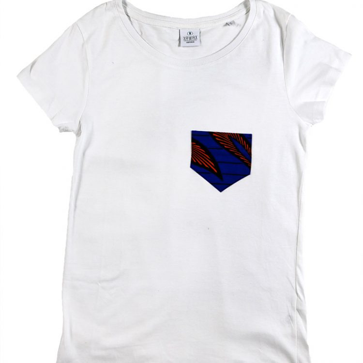 T-shirt femme blanc avec sa pochette en tissu wax
