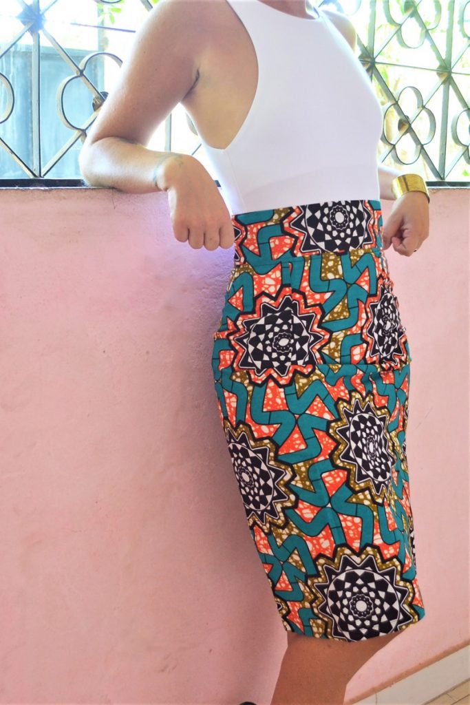 jupe droite, jupe crayon, jupe taille haute en tissu wax, tissu africain motif Casamance Sénégal