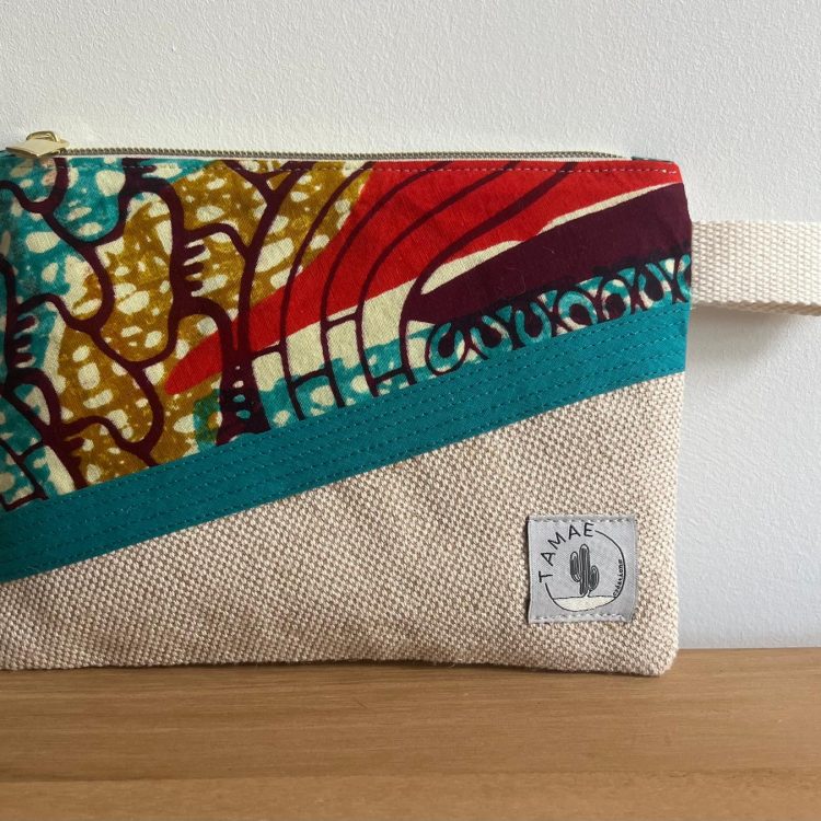 pochette en tissu wax et rafia nommé Nao