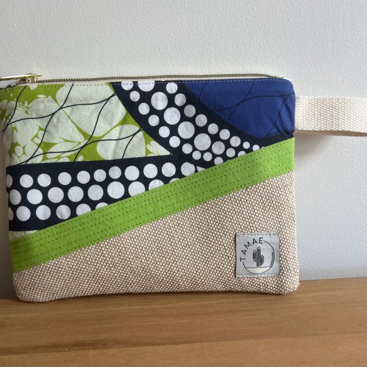 pochette en wax et rafia nommé Zaïr