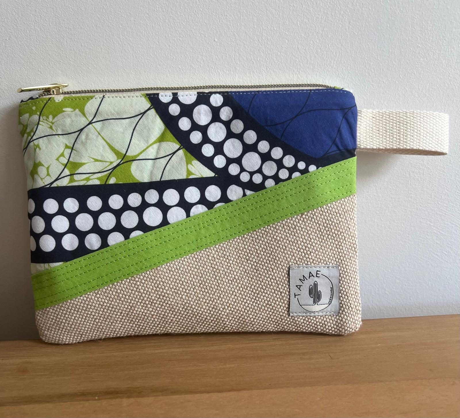 pochette en wax et rafia nommé Zaïr